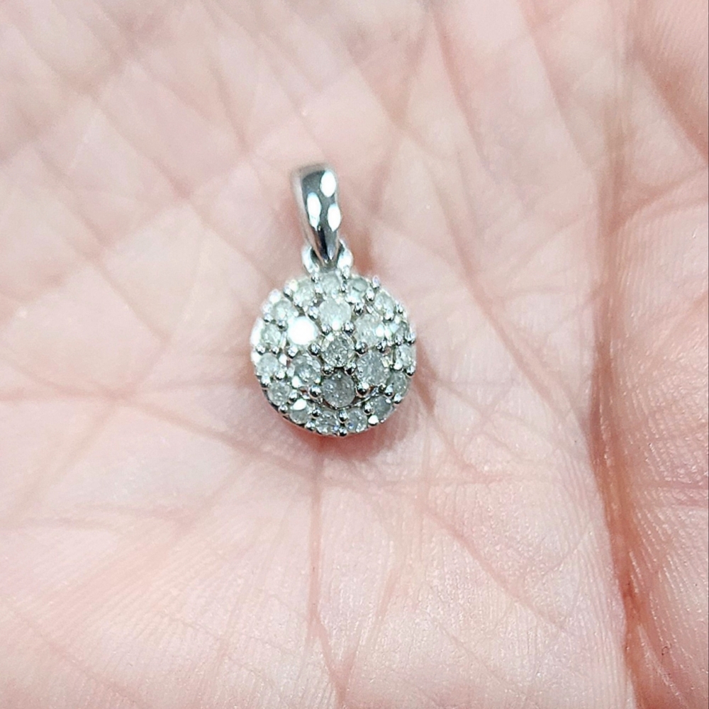 New 0.25 ctw Diamond Cluster Pendant